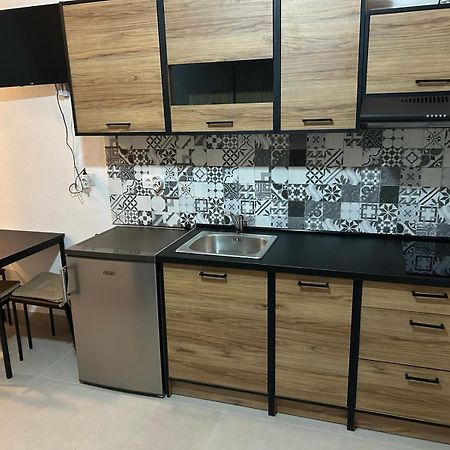 Mimi'S Apartments Полихроно Екстериор снимка